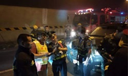 滬昆高速懷化段隧道發(fā)生貨車追尾起火，滯留人員依據(jù)隧道應(yīng)急疏散燈具安全疏散